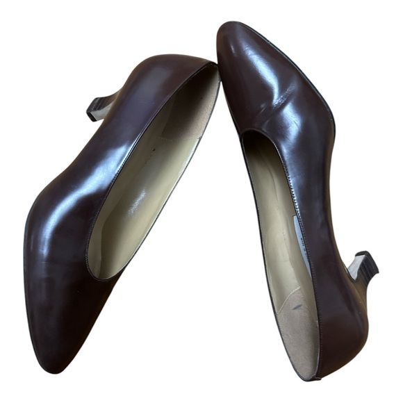 Liz Claiborne Brown Flats & Loafers with Smooth Leather and Classic Design - Picture 2 of 5